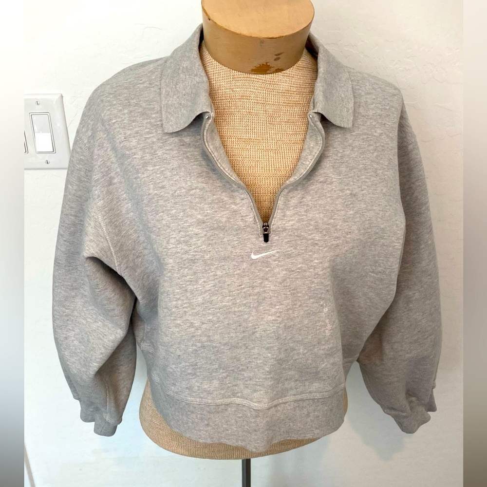 Nike sweatshirt